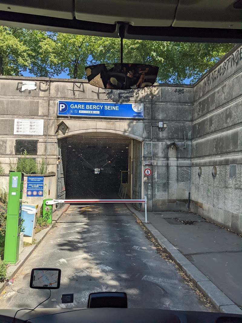 Saemes Parking Bercy Seine - Saemes Parking Bercy Seine 210 Quai de Bercy, 75012 Paris, France