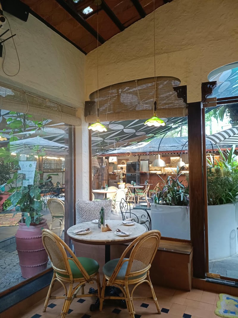 Sante Spa Cuisine LCR - Sante Spa Cuisine LCR Law College Rd, opp. Murlidhar Smruti Society, Murlidhar Smruti Society, Apex Colony, Erandwane, Pune, Maharashtra 411038, India