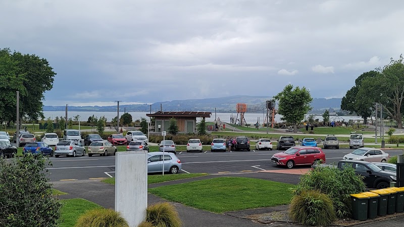 Lake Lodge Motel - Lake Lodge Motel 1190 Lake Road, Rotorua 3010, New Zealand