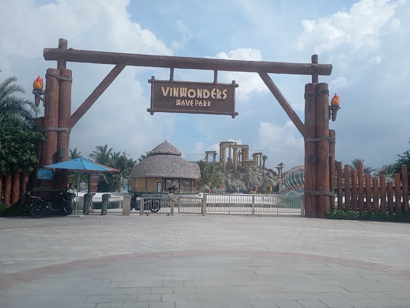 VinWonders Wave Park - VinWonders Wave Park, XX2M+HHX, Nghia Tru, Hung Yen, Vietnam