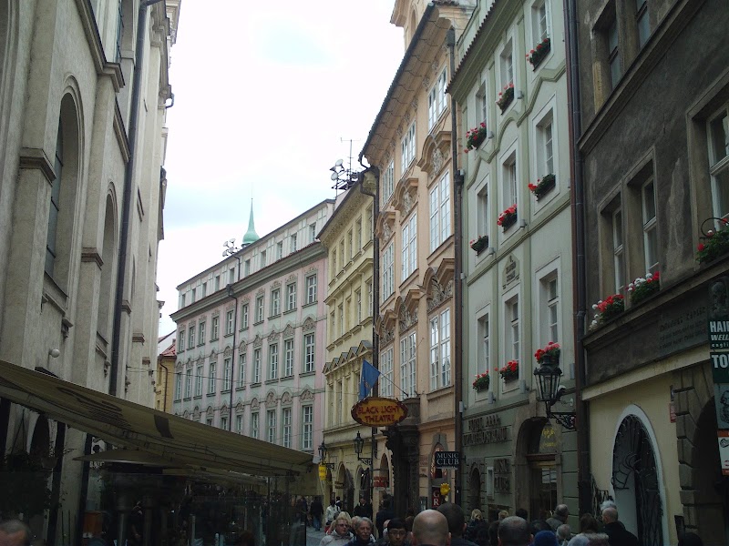 Socha svatého Filipa Benicia - Socha svatého Filipa Benicia, Karlův most, 110 00 Praha 1-Malá Strana, Czechia