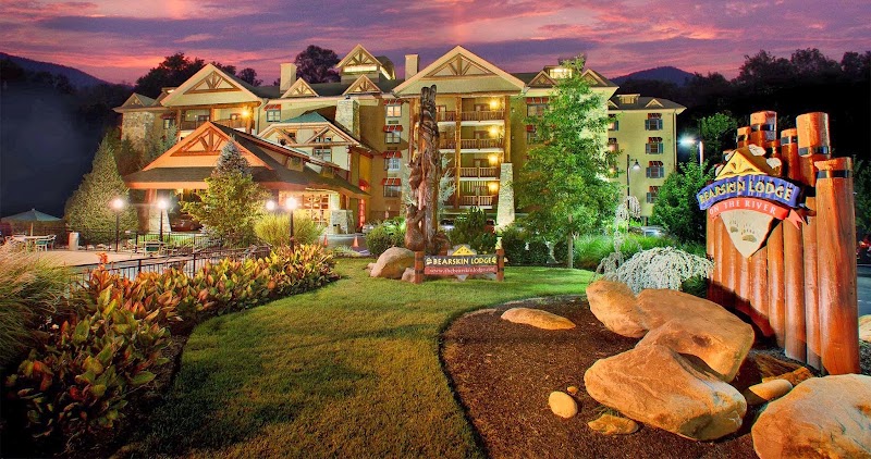 Bearskin Lodge on the River - Bearskin Lodge on the River 840 River Rd, Gatlinburg, TN 37738, USA