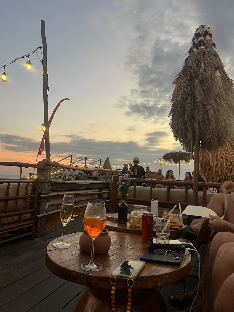Sol Rooftop Bali - Sol Rooftop Bali Jl. Pantai Pererenan Kabupaten No.169, Pererenan, Kec. Mengwi, Kabupaten Badung, Bali 80351, Indonesia