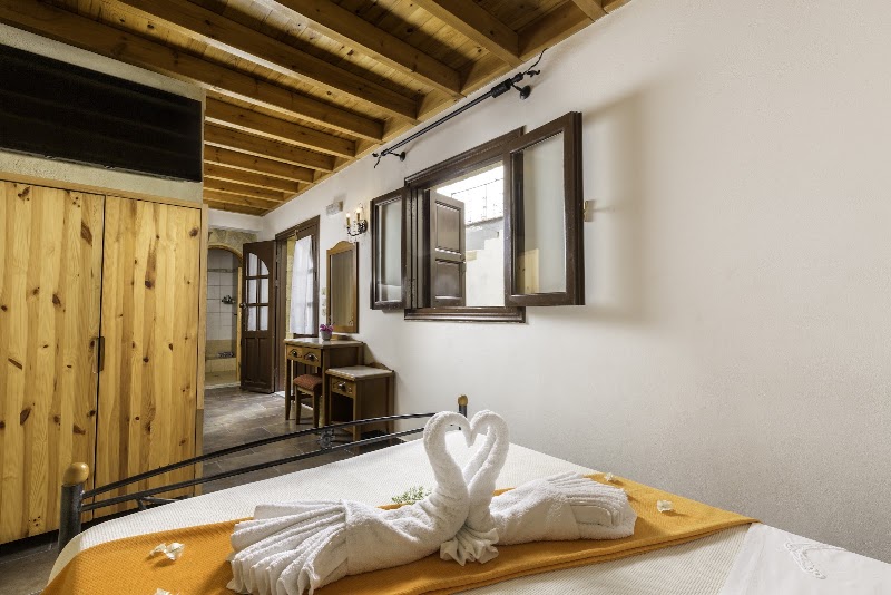Camelot Traditional & Classic Hotel - Camelot Traditional & Classic Hotel Themistokleous 18 str. Old Town, Rodos 851 00, Greece