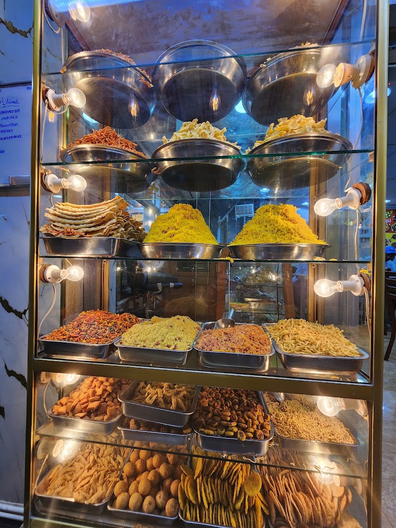 Prosperity Vegetarian Restaurant - Prosperity Vegetarian Restaurant 25C St - Al Souq Al Kabeer - Al Fahidi - Dubai - United Arab Emirates
