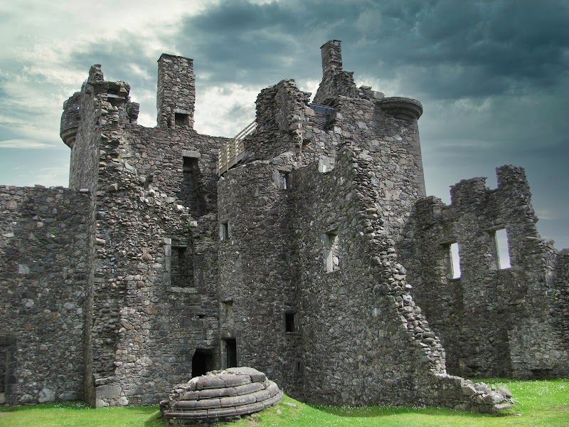 Kilchurn Castle - Kilchurn Castle, Lochawe, Dalmally PA33 1AF, UK