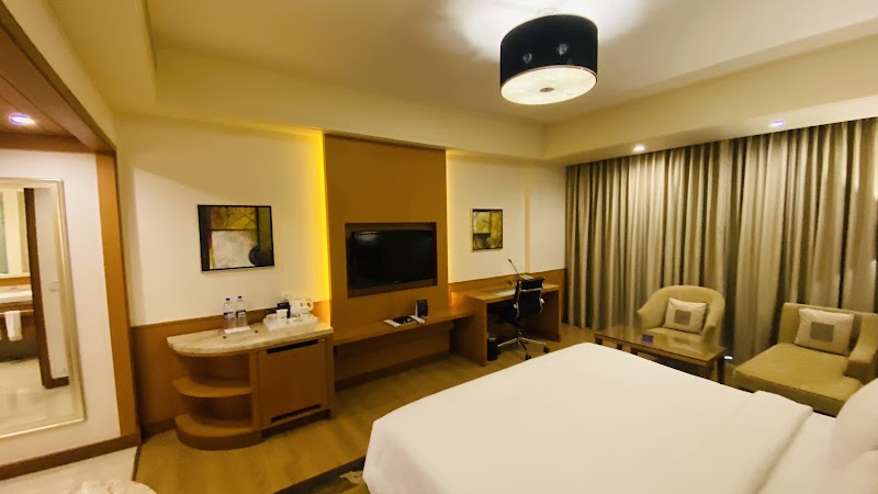 Radisson Blu Hotel, Nagpur - Radisson Blu Hotel, Nagpur 7, Wardha Rd, Chatrapati Nagar, Nagpur, Maharashtra 440015, India