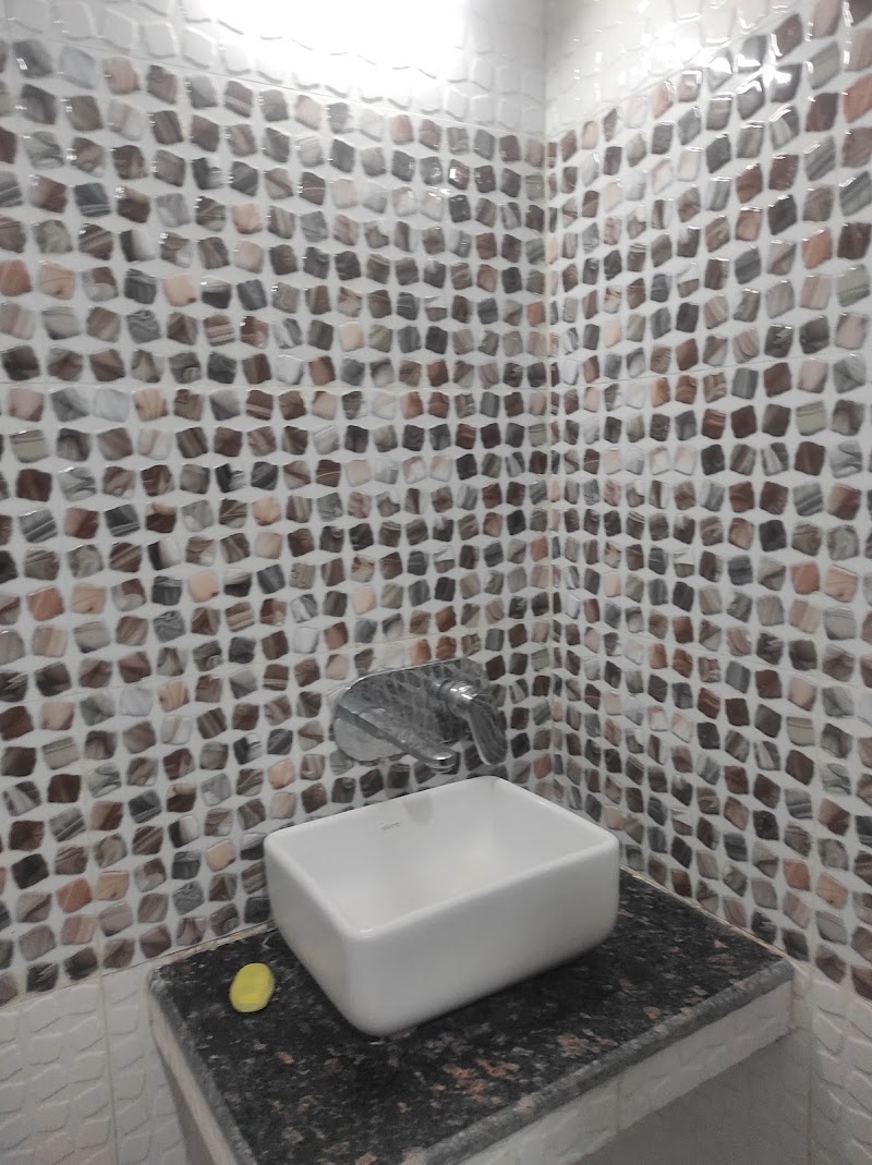 Hotel Diamond - Hotel Diamond below Gumat, Vinayaq Bazaar, Old Heritage City, Jammu, 180016