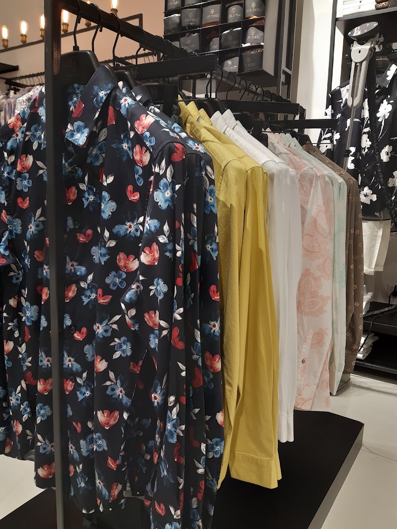 Rare Rabbit, Ambience Island - Rare Rabbit, Ambience Island No F120, 1st Floor, Ambience Mall, NH 8, Ambience Island, DLF Phase 3, Sector 24, Gurugram, Haryana 122002, India