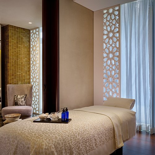 Golden Glow Luxury Spa - Golden Glow Luxury Spa Fort Aguada Rd, next to Radisson Hotel, Bammon Vaddo, Candolim, Goa 403515, India