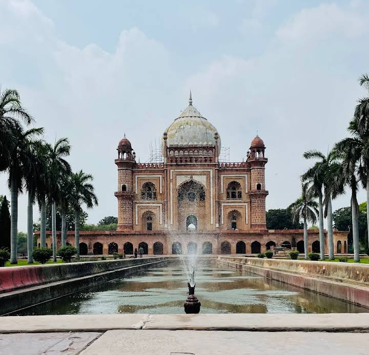 Safdarjung Tomb, Delhi - Safdarjung Tomb, Delhi Airforce Golf Course, Delhi Race Club, New Delhi, Delhi 110003, India