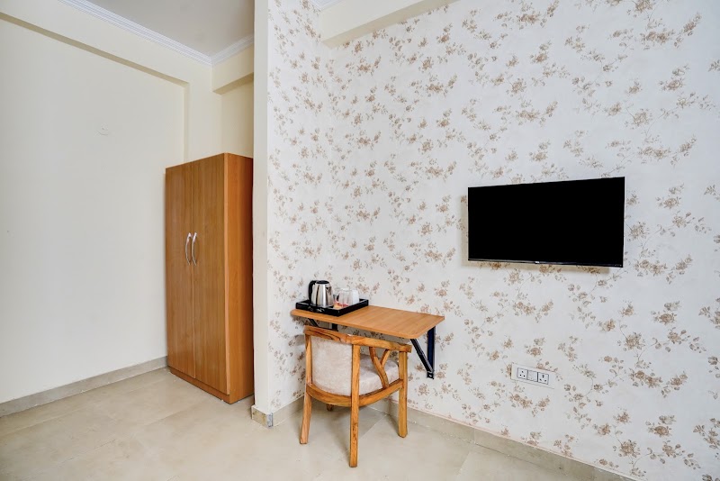 Super Townhouse Sector 121 - Super Townhouse Sector 121 Pocket No. 48, Sector 121, Noida, Uttar Pradesh 201316, India