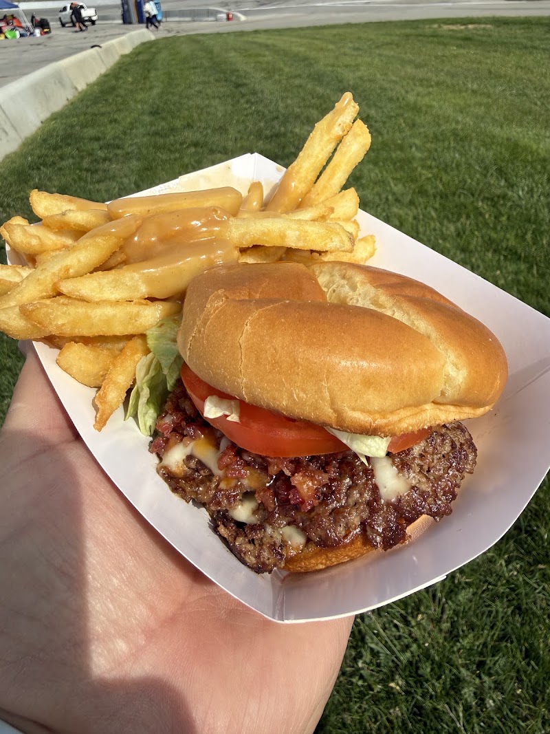 Hixzee's Gourmet Street Food Truck - Hixzee's Gourmet Street Food Truck 604 7th Ave, Keremeos, BC V0X 1N1, Canada