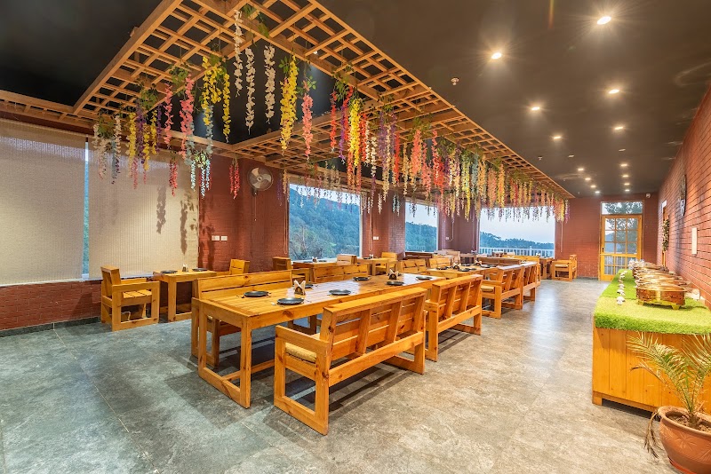 Hotel Moonglade, Dalhousie - Hotel Moonglade, Dalhousie, near Yog Manav Vikas Trust, Pukhri, Banikhet, Dalhousie, Himachal Pradesh 176303, India