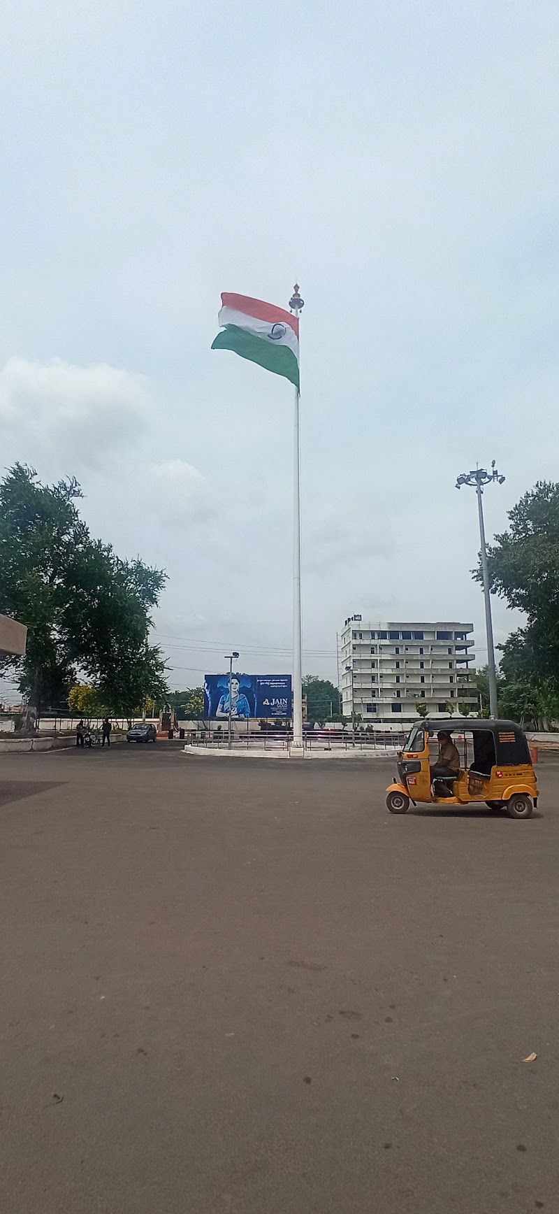 100 feet National Flag - 100 feet National Flag West side, Railway Station Rd, Subedarpet, Nellore, Andhra Pradesh 524001, India