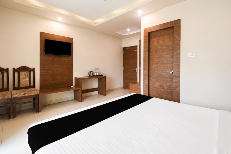 Collection O by OYO Paschim Dwar Near Jagannath Temple Formerly Hotel Subhadarshan - Collection O by OYO Paschim Dwar Near Jagannath Temple Formerly Hotel Subhadarshan Plot No. 190, Loknath Temple Rd, near Baseli Sahi Parking, near Jagannath, Puri, Odisha 752001, India