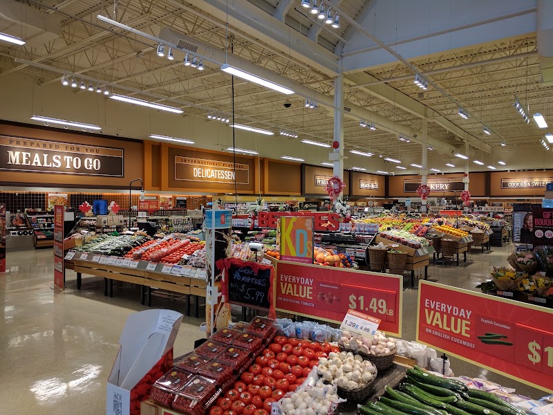 Real Canadian Superstore Mcphillips Street - Real Canadian Superstore Mcphillips Street 2132 McPhillips St, Winnipeg, MB R2V 3C8, Canada