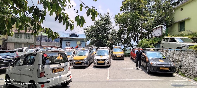 Deorali local taxi stand - Deorali local taxi stand 8J94+5QH, Syari Rd, Upper Syari, Gangtok, Sikkim 737102, India