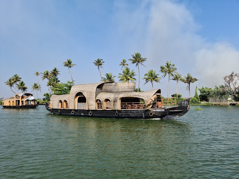 Alleppey Backwaters - Alleppey Backwaters G99J+2PF, Meenappally, Kuttamangalam, Kuppapuram, Kainakary North, Kerala 688011, India