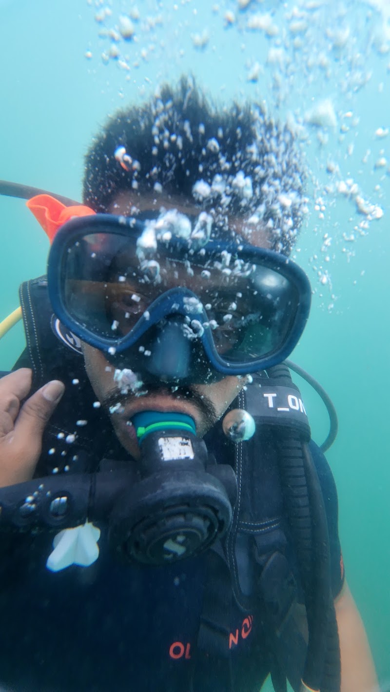 FlyingFish Scuba School - FlyingFish Scuba School Novotel Resort and Spa, Candolim, Goa 403516, India
