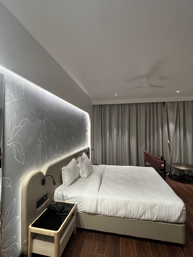 Hotel Red Diamond - Hotel Red Diamond Old Power House, Road, Torwa, Bilaspur, Chhattisgarh 495004, India