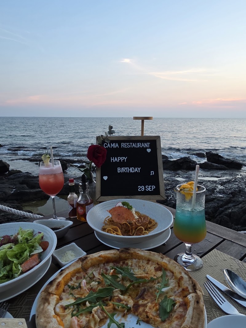 Camia Restaurant - Camia Restaurant Beach, Le Thuc Nha Street, Ông Lang, Phú Quốc, An Giang 92000, Vietnam