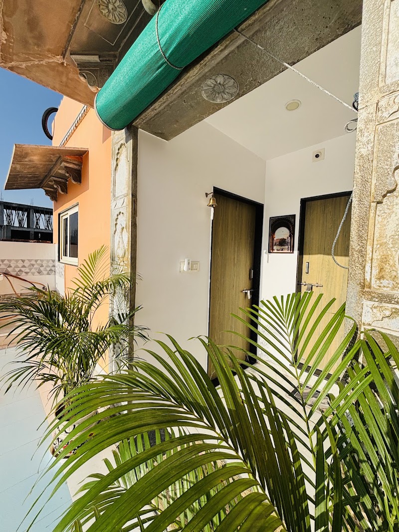 Uparlo Stay - Your cozy rooftop homestay in Udaipur - Uparlo Stay - Your cozy rooftop homestay in Udaipur 121, Jag niwas, Sector 3, Rishi Nagar, Udaipur, Rajasthan 313002, India