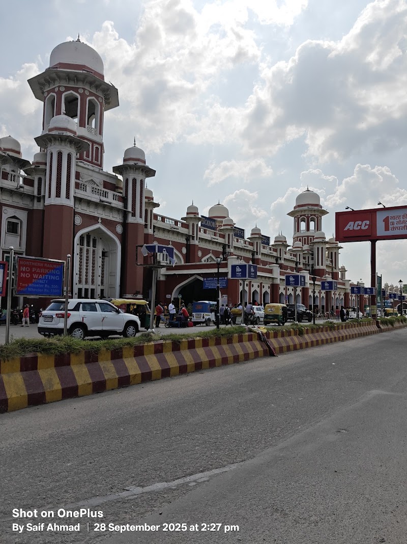 Lucknow NE - Lucknow NE, RWJC+W2H, Station Rd, Blunt Square, Cash and Pay Colony, Charbagh, Lucknow, Uttar Pradesh 226004, India