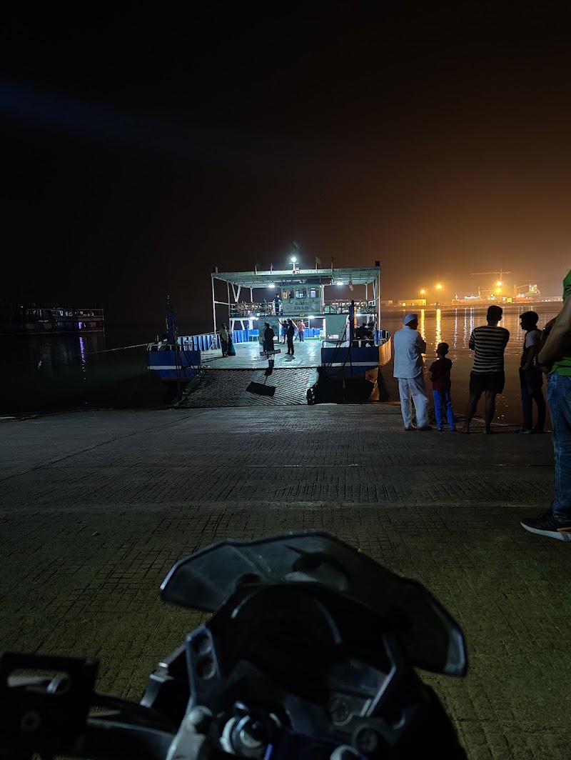 New Tavasal ferry jetty - New Tavasal ferry jetty, 76VQ+QRC, MH SH4, Tavasal, Maharashtra 415613, India