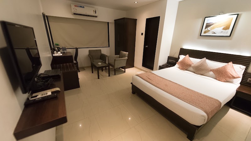 Hotel Le Grande - Mumbai International Airport - Hotel Le Grande - Mumbai International Airport Karishma Chambers, near Bombay Cambridge School, AAI Colony, J B Nagar, Andheri East, Mumbai, Maharashtra 400099, India