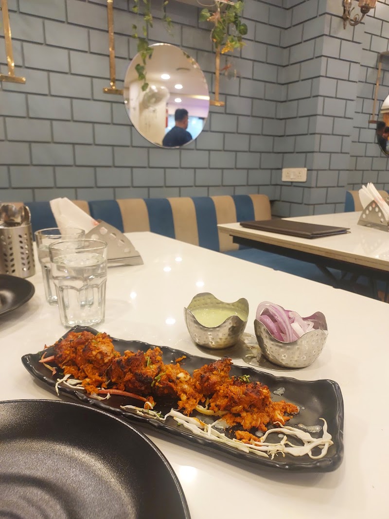Pick & Move Restaurant Udaipur - Pick & Move Restaurant Udaipur 12, City Station Rd, opp. Madhav Tower, Udaipole, Toran Bawri, Jawahar Nagar, Udaipur, Rajasthan 313001, India