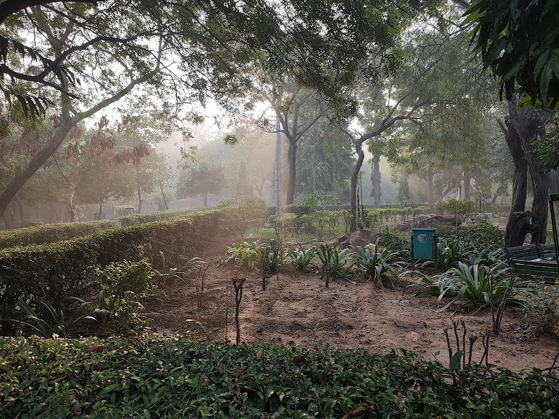 Inderpuri Park - Inderpuri Park EA-1/8, Puran Chand Yogi Marg, Block EC, Inder Puri, New Delhi, Delhi 110012, India