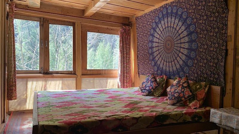 Shringi Vatika Home Stay Jibhi - Shringi Vatika Home Stay Jibhi BANJAR, SHRIGPUR, Ghiyagi, Himachal Pradesh 175123, India