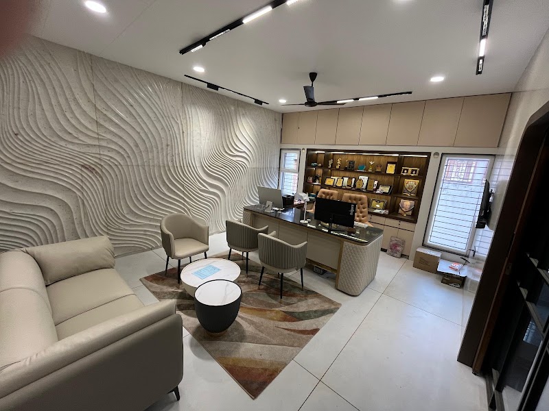 Vara's Design Studio - Vara's Design Studio, Besides mishra atta chakki, Central Ave, Choubey Colony, Raipur, Chhattisgarh 492001, India