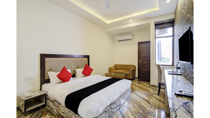 Super Collection O by OYO Sector 108 Noida
