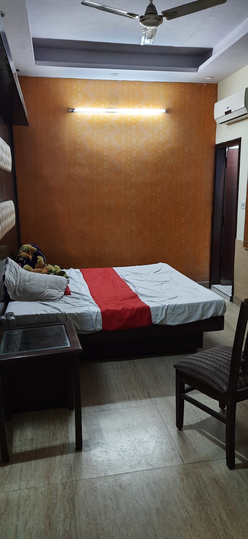 Hotel Noble Deluxe ( Now Closed ) - Hotel Noble Deluxe ( Now Closed ) 4219, Tel Mandi Pahar Ganj Opp. New Delhi Railway Station, Ratan Lal Market, Aram Bagh, Paharganj, Delhi, 110055, India