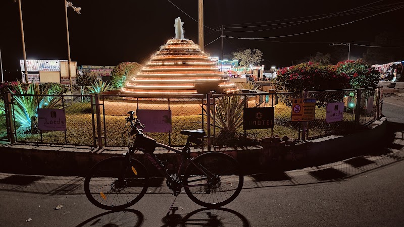 Fountain Circle - Fountain Circle HPFX+J28, Saputara Point Road, Saputara, Gujarat 394720, India