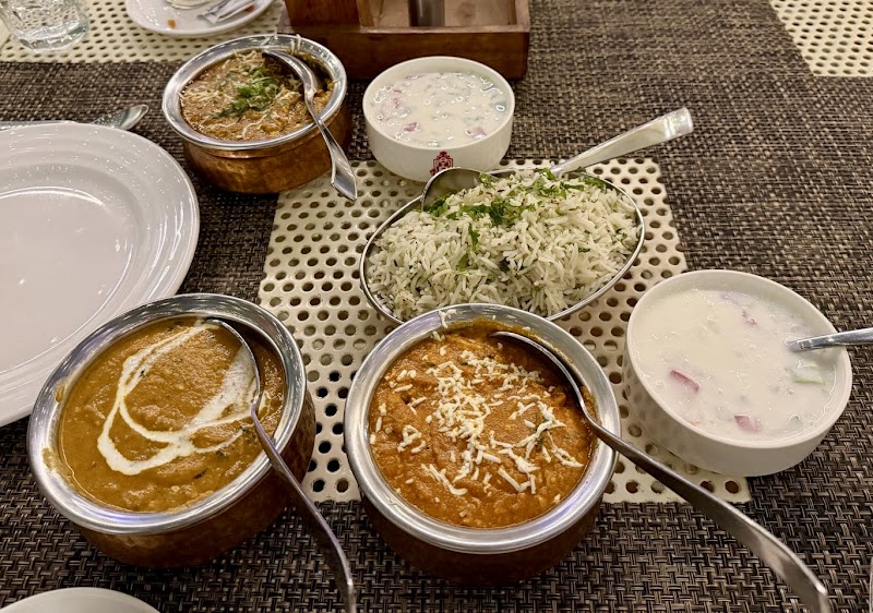 Ratnika - A Vegetarian Restaurant - Ratnika - A Vegetarian Restaurant Ratnawali - A Vegetarian Heritage Hotel, B-12, Mirza Ismail Rd, near Paanch Batti, Jayanti Market, New Colony, Jaipur, Rajasthan 302001, India