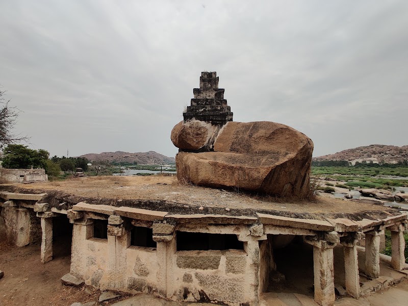 Chintamani Matha Anegundi - Chintamani Matha Anegundi, 8FXV+44C, Anegundi, Karnataka 583227, India