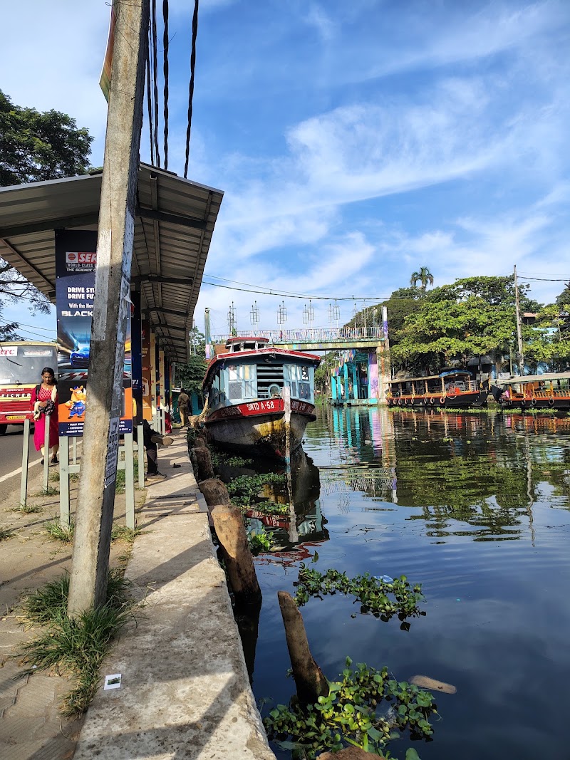 ALLEPPEY BOAT JETTY - ALLEPPEY BOAT JETTY, Matha Jetty, Boat Jetty Rd, Mullakkal, Alappuzha, Kerala 688011, India