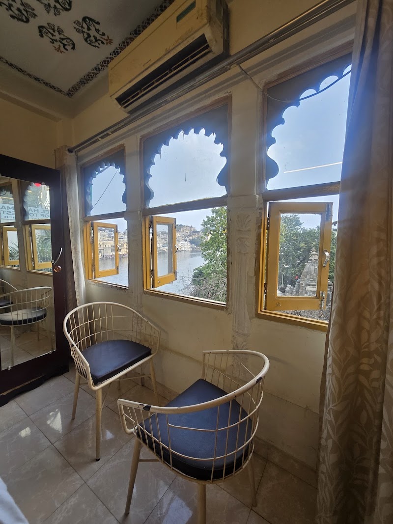 Hanuman Ghat Boutique Stays on Lake Pichola - Hanuman Ghat Boutique Stays on Lake Pichola, hanuman ghat area, Ambrai Rd, near walking Bridge, Outside Chandpole, Ambamata, Udaipur, Rajasthan 313001, India