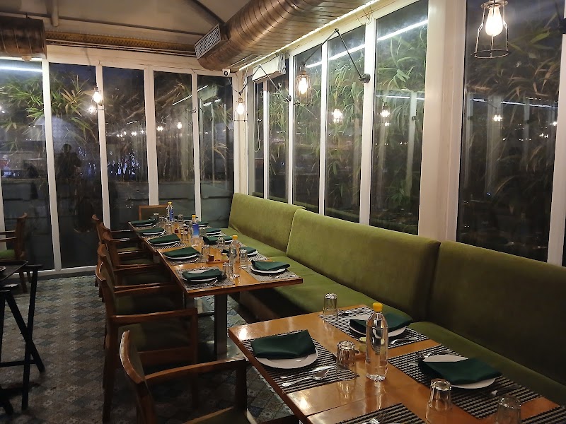 Hotel Charans Plaza - Hotel Charans Plaza Halwasiya House, 11, Mahatma Gandhi Marg, गाला मार्केट, Hazratganj, Lucknow, Uttar Pradesh 226001, India