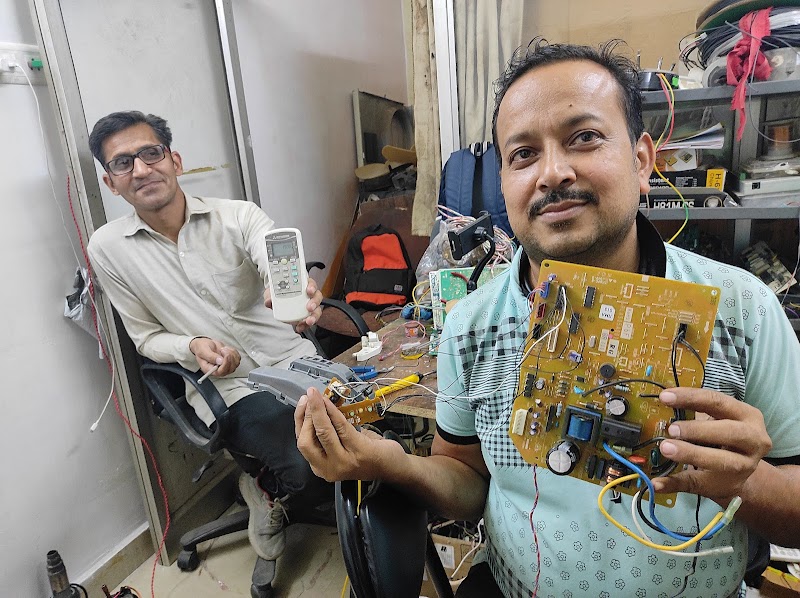 AC PCB SERVICE CENTER (Dilip PCB - AC PCB SERVICE CENTER (Dilip PCB, Rathore palaza, shop no.08,09, Giri chowk, Lalita Chowk Rd, Tatyapara, Mominpara, Raipur, Chhattisgarh 492001, India
