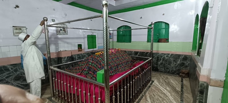 Hazrat alhaj sufi Gaffar hasan chisti sha R.A - Hazrat alhaj sufi Gaffar hasan chisti sha R.A, 3P6X+J6G, Abhanpur, Chhattisgarh 493661, India