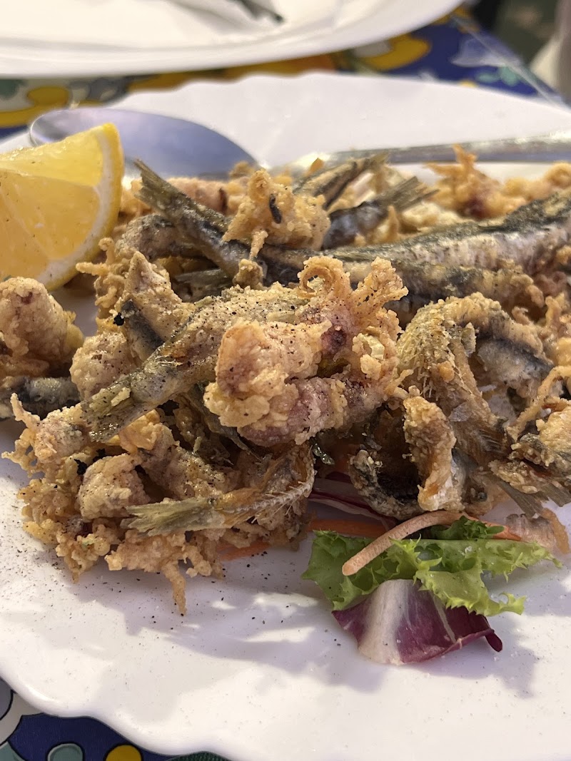 'O Tabaccaro - 'O Tabaccaro, Piazzetta Marinari, 80132 Napoli NA, Italy