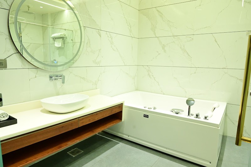 The ParkQueen Hotels & Resort's - The ParkQueen Hotels & Resort's Hotel Park Queen Delhi by-Pass, VJPH+VV8, Sector 1 Main Rd, Sector-1, Rohtak, Haryana 124001, India
