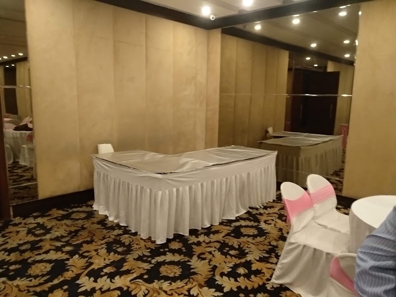 The Grand JBR - The Grand JBR CF-129, Viraj Khand Rd, Viraj Khand-4, Viraj Khand, Gomti Nagar, Lucknow, Uttar Pradesh 226010, India