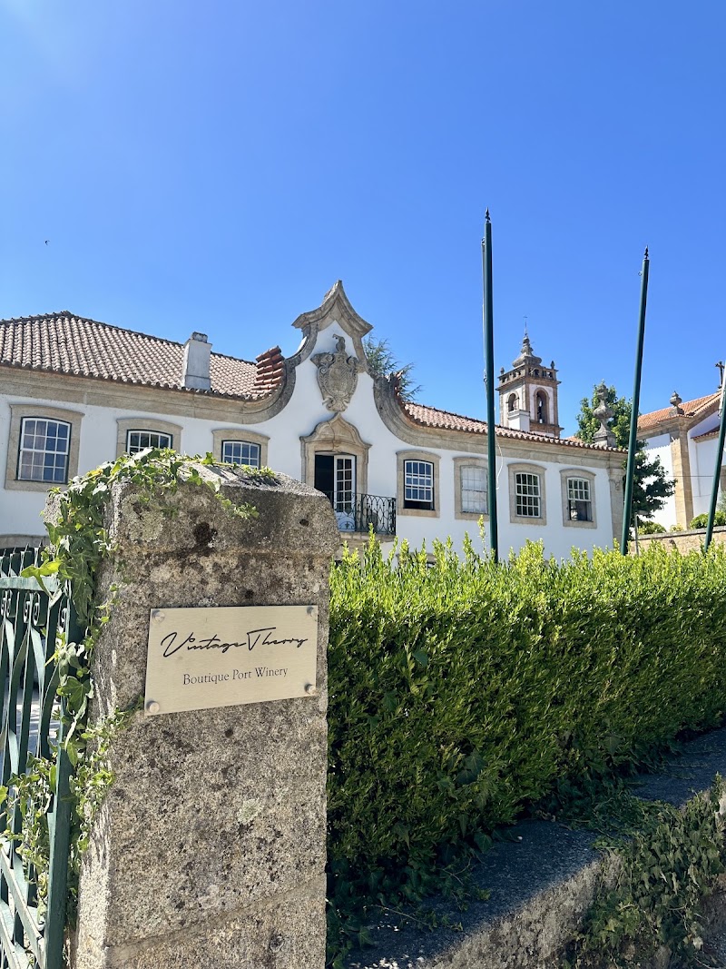 EFun Tours - Porto & Douro Tours - EFun Tours - Porto & Douro Tours, Rua da África, Armazém 223, 4400-002 Vila Nova de Gaia, Portugal