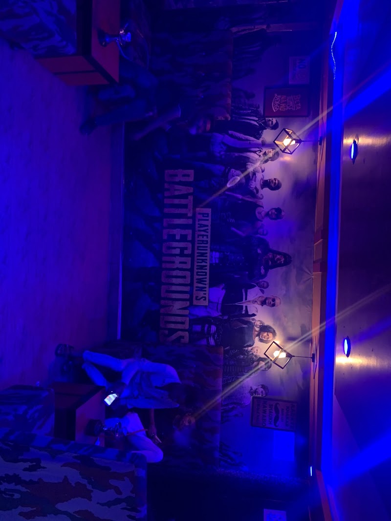 Pubg Cafe & Lounge - Pubg Cafe & Lounge FR3P+C67, Madhopur, Prayagraj, Uttar Pradesh 211001, India