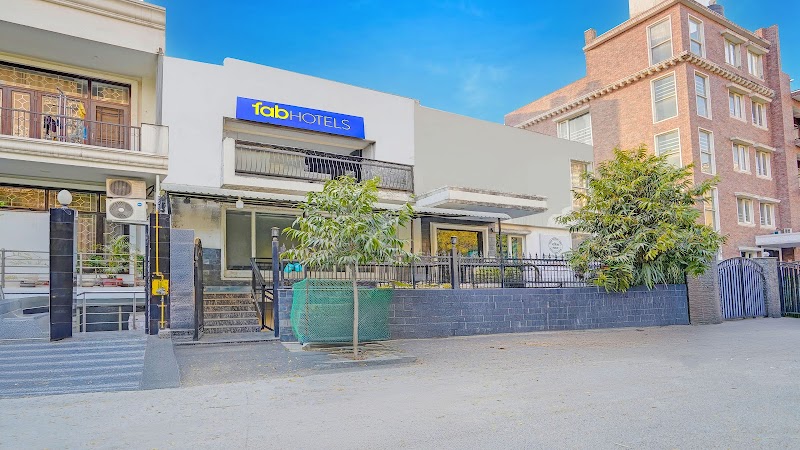 Fabhotel Hm Residency